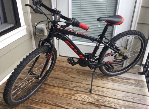 Fuji dynamite black red - dynamite, black/red
