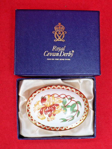 Royal crown derby oval trinket - crown,