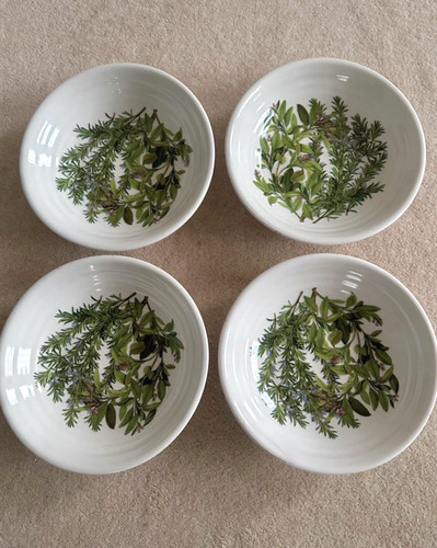 Set four ceramic plates - set,