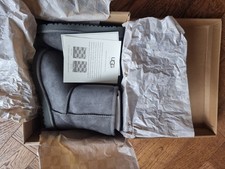 Kids Ugg Classic II Short Warm Sheepskin Lined Big Kids Winter Boots UK 10. NEW