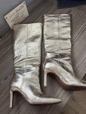 Fabulous Gold High Heel Knee