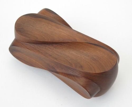 Exquisite carved walnut - , treen