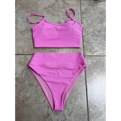Nwot beach riot two - beach,