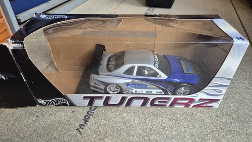 Hot wheels nissan skyline - 1/18,