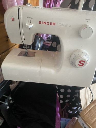 Singer tradition 2250 - singer, electric