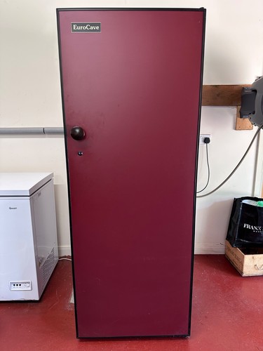 Wine chilling cabinet - wine,