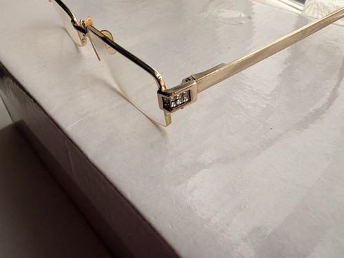 Gold half rim - half,