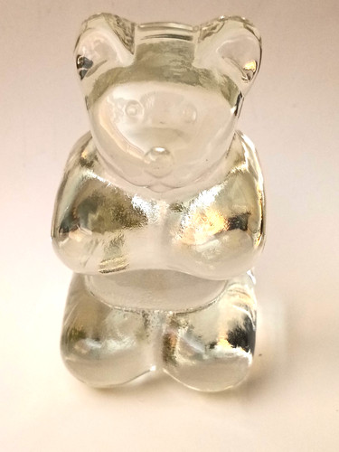 Leonardo glass gummy bear