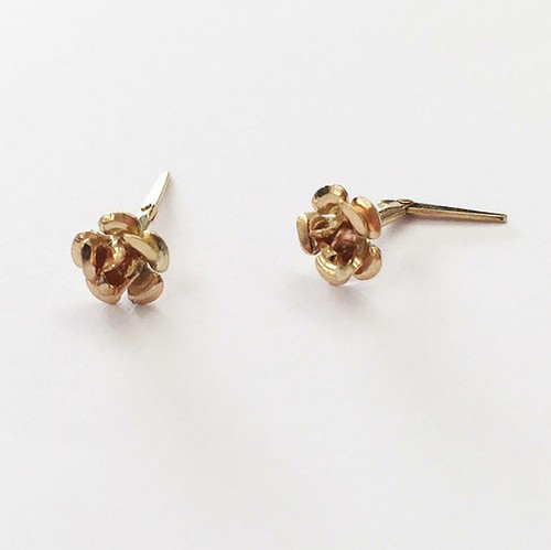 9ct yellow gold rose flower - gold,
