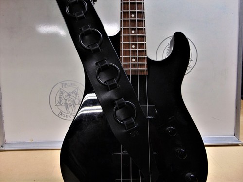 Old school black ringed - old,