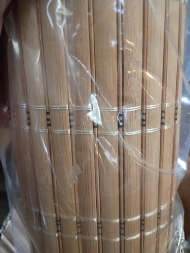 Bamboo rollup shade - 32, x