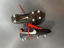 Size UK 7.5 Nike Tiempo Legend
