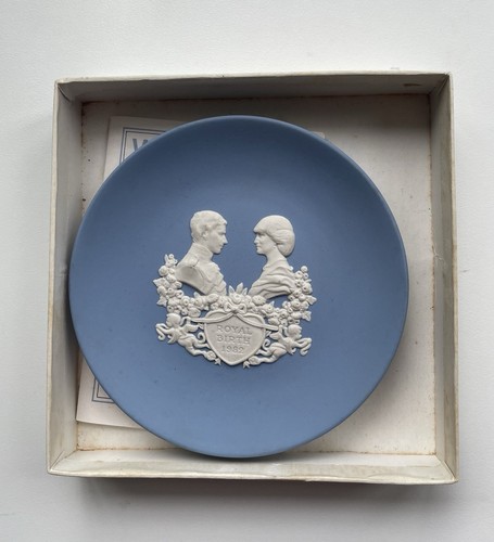 Wedgewood jasperware collector - wedgewood,