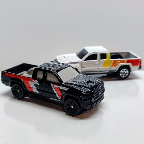 Matchbox toyota tacoma - toyota,