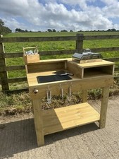 Outdoor pizza oven table