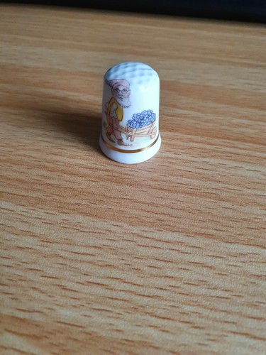 Fenton porcelain thimble