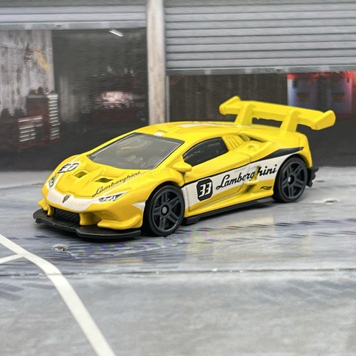 Hot wheels lamborghini huracan - hot,