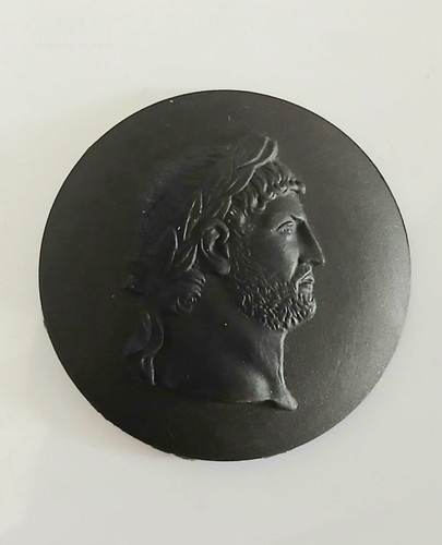 Wedgwood black basalt - black,