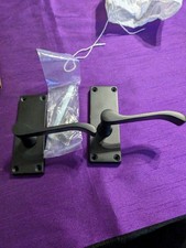 Uncommon/unbranded indoor door handles, black, please read description 