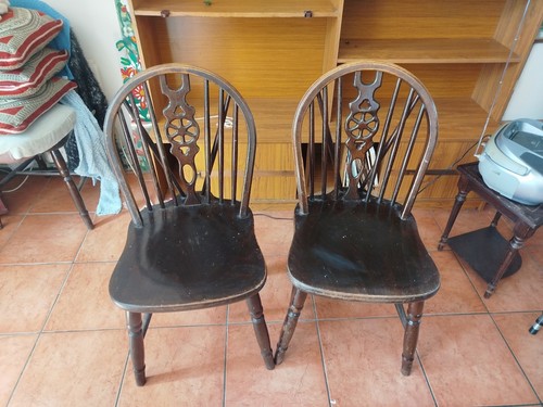 Pair wheelback chairs - of,