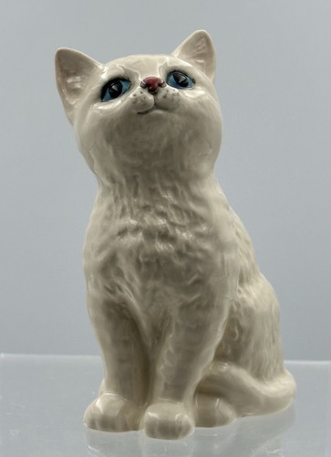 Royal doulton cat figurine - doulton,
