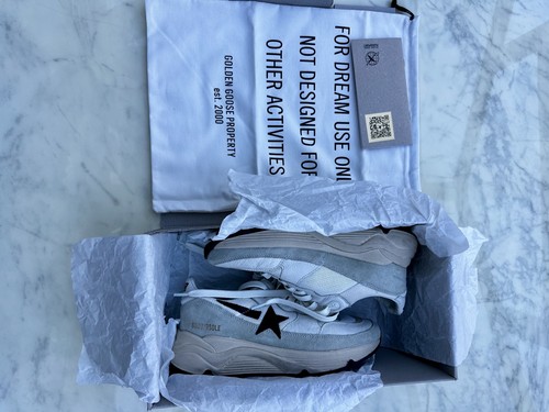 Golden goose running - golden, sole