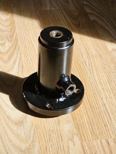 Single acting threaded top - acting,