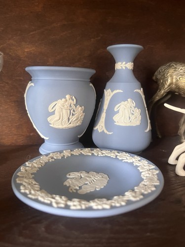 Wedgewood jasperware vase - wedgewood,