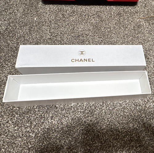 Chanel white rectangular gift - white,