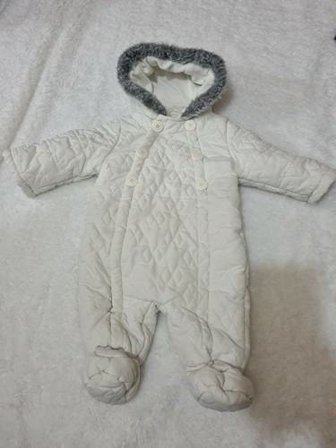 Months white quilted stars - quilted,