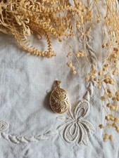 Vintage Solid 9ct Gold Locket