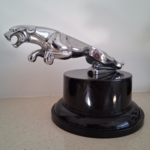 Jaguar inch car - inch, mascot