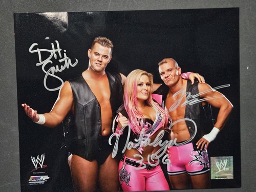 Wwe hart dynasty - dynasty, signed