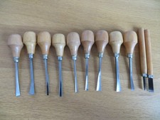9 X WOOD CARVING / LINO CUT