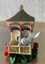 HAMILTON COLLECTION BIRD HOUSE HANGING ORNAMENT  DOVE ESTATE PERFECT