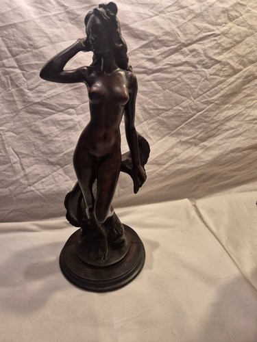 Female figurine resin - figurine,