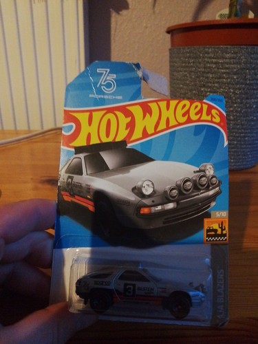 Hot wheels 2024 porsche 928s - hot,