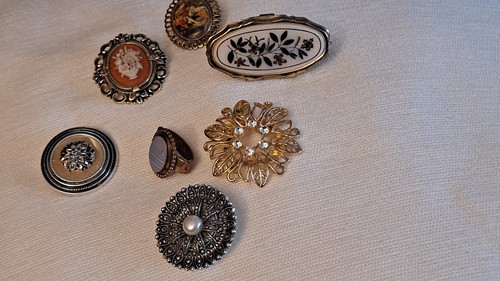 Job lot vintage jewellery - job,