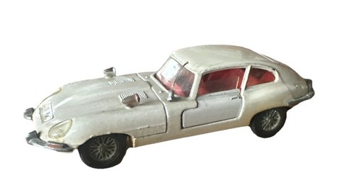 Dinky toys jaguar - dinky,
