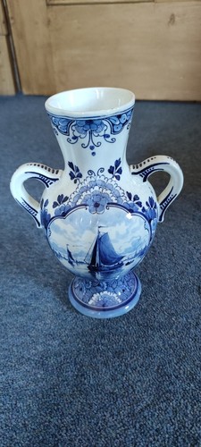 Delft blue white china vase - blue,