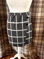 Ladies Knee Length Grey Check