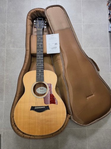 Taylor mini acoustic guitar - taylor,