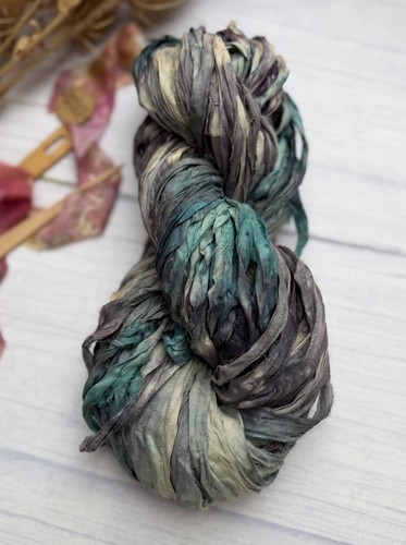100g hand dyed recycled sari - 100g,
