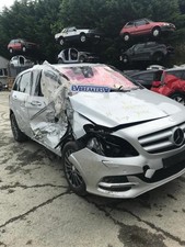 MERCEDES B-CLASS ELECTRIC DRIVE SPORT 2014-2017 WHEEL NUT BREAKING SPARES PARTS