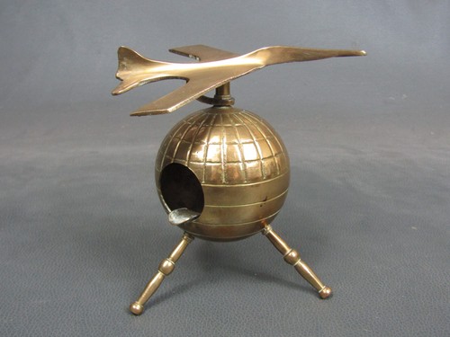 Vintage brass ashtray - , globe