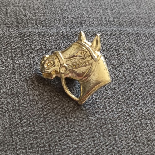 Horse head pin badge - pin,