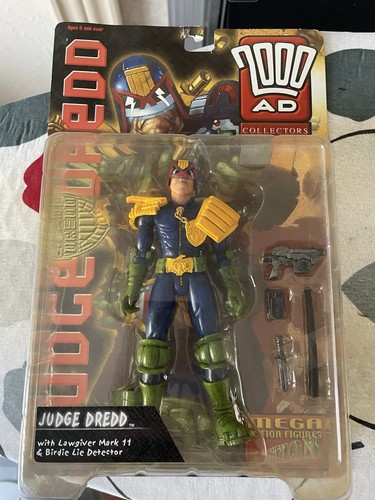 Action figures 2000 ad - figures,
