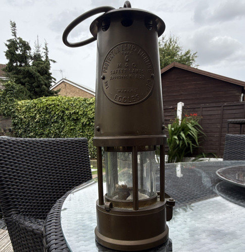 Protector lamp lighting type - lamp,