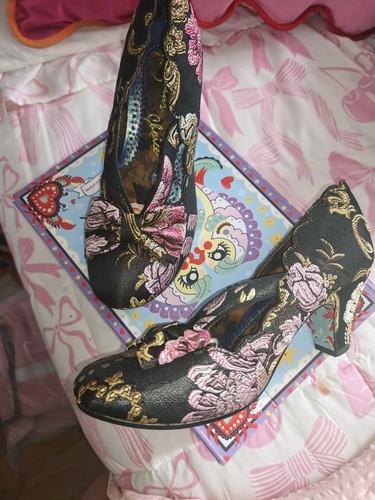 Irregular choice final - final, bow