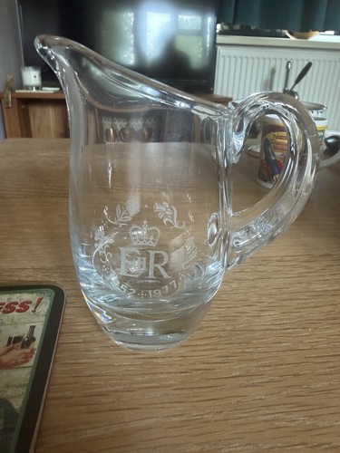 Small glass jug eiir - small, 1952-1977